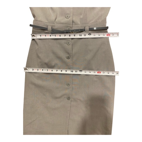 Calvin Klein dress. Retro style. Button up with belt. Fully lined. Sz 10 - Picture 8 of 16